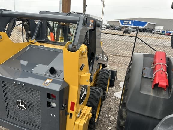 Image of John Deere 318G equipment image 1