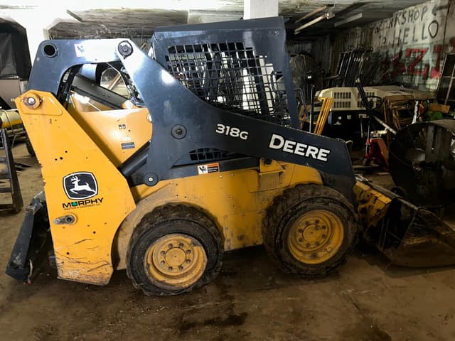 Image of John Deere 318G equipment image 3