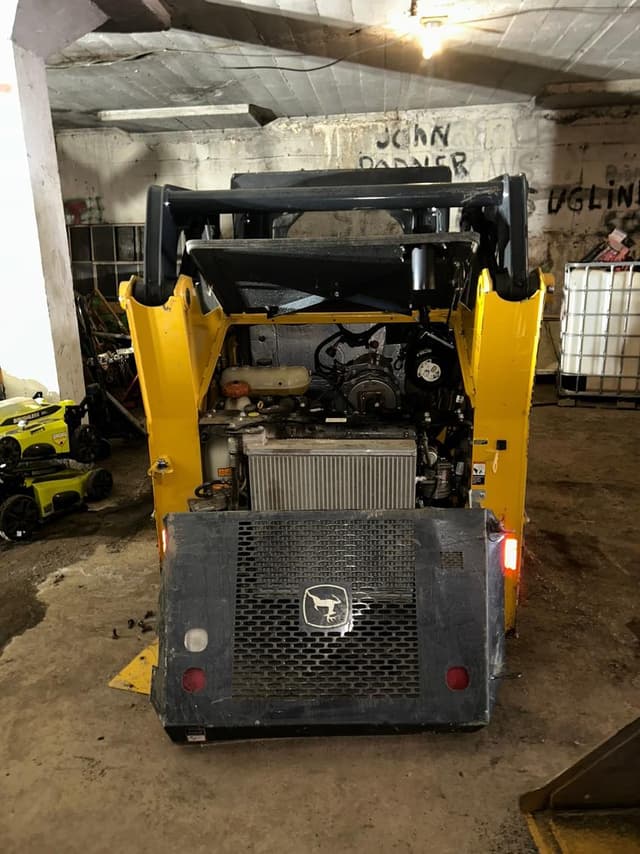 Image of John Deere 318G equipment image 2