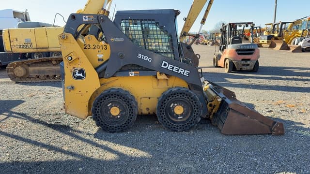 Image of John Deere 318G equipment image 3