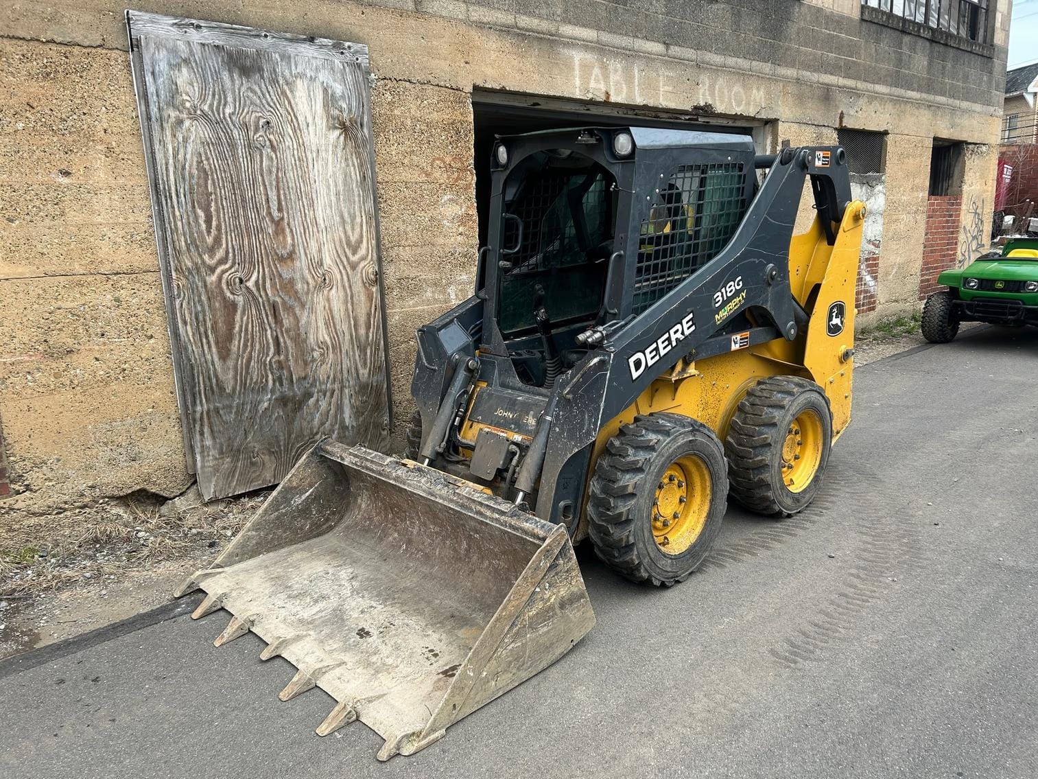 John Deere 318G Equipment Image0