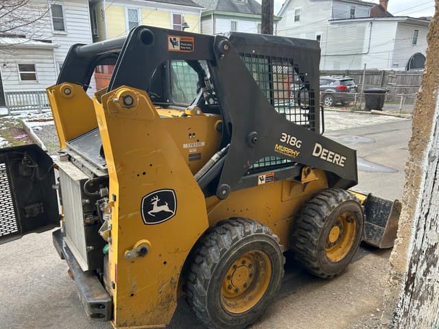 Image of John Deere 318G equipment image 4