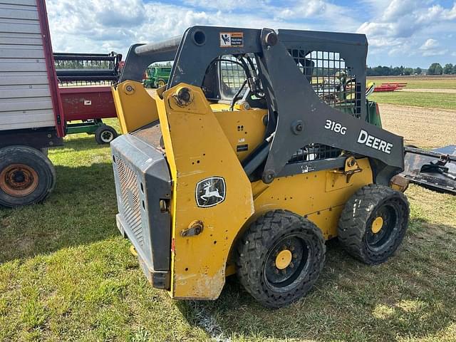 Image of John Deere 318G equipment image 2