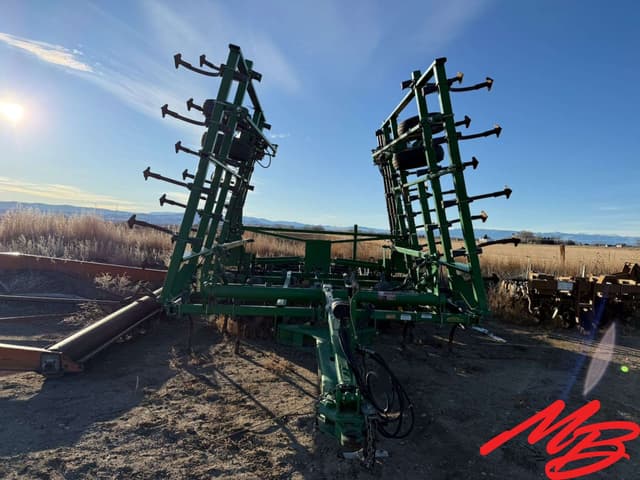 Image of John Deere 2210L equipment image 1