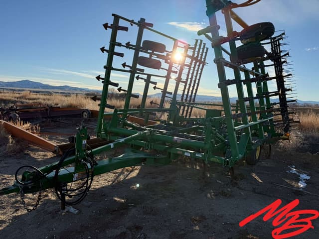 Image of John Deere 2210L equipment image 2