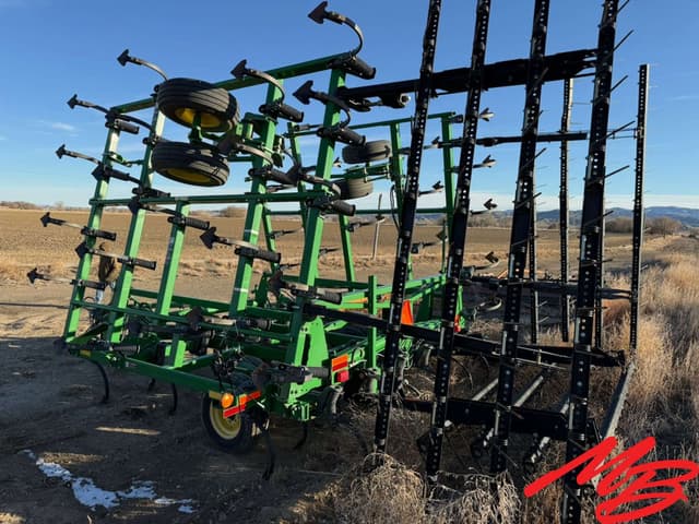 Image of John Deere 2210L equipment image 4