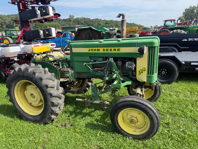 Image of John Deere 320 equipment image 2