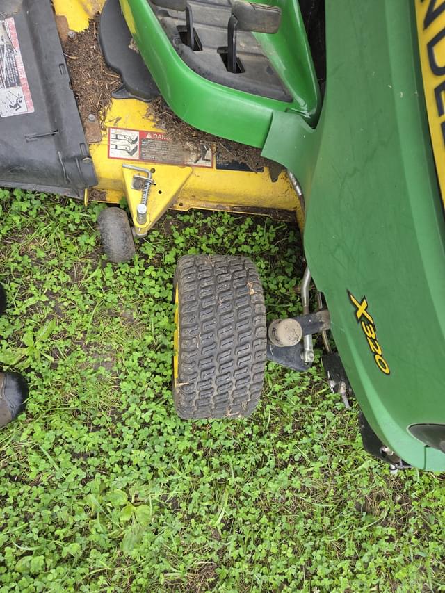 Image of John Deere 320 equipment image 3