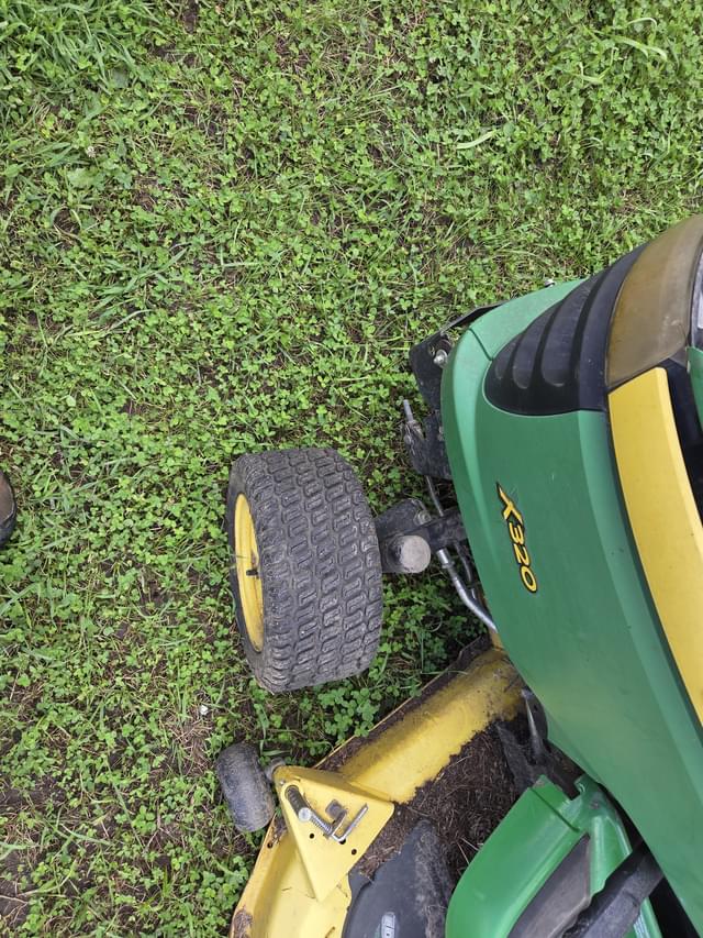 Image of John Deere 320 equipment image 4
