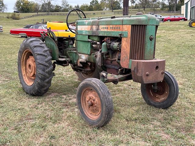 Image of John Deere 320 equipment image 4