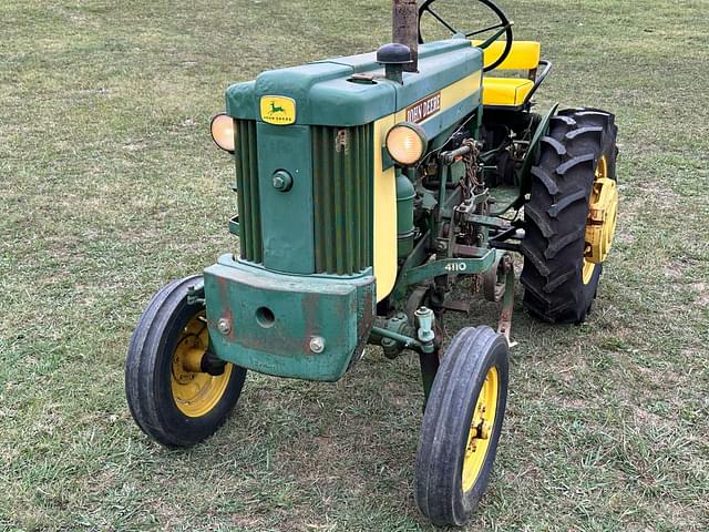 Image of John Deere 320 equipment image 1