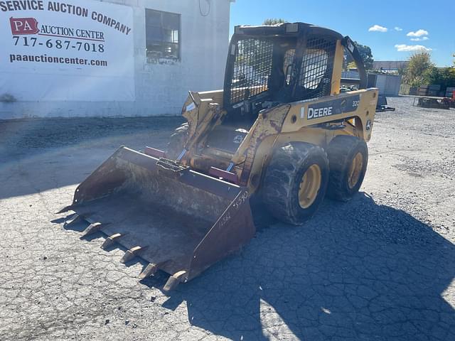 Image of John Deere 320 equipment image 1