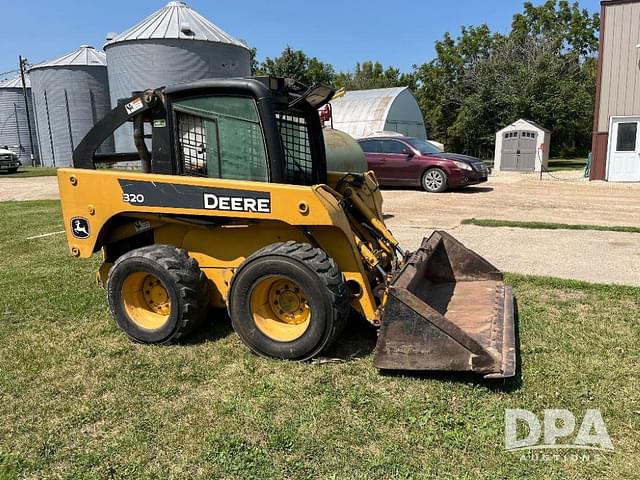 Image of John Deere 320 equipment image 1