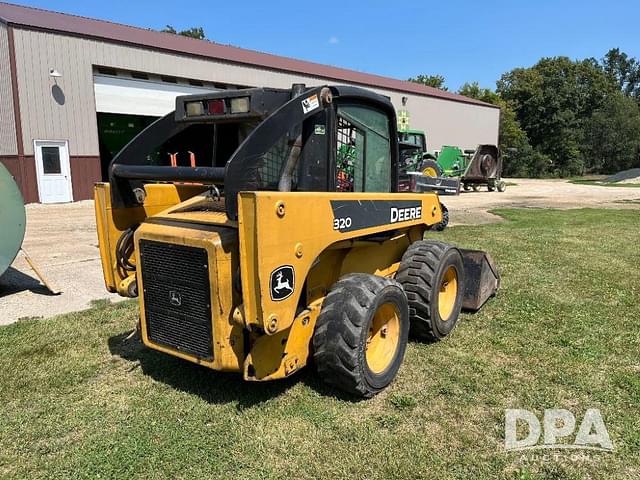 Image of John Deere 320 equipment image 4