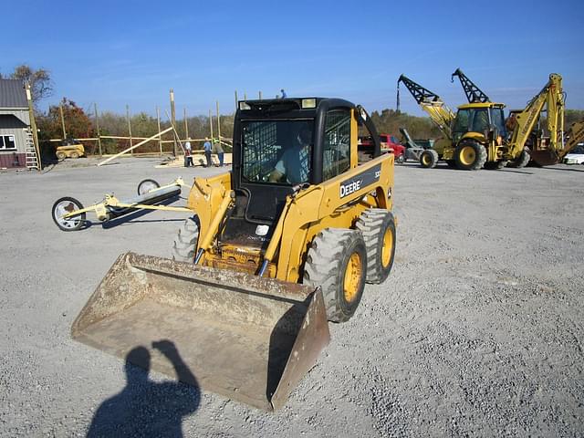 Image of John Deere 320 equipment image 1