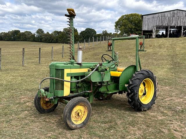 Image of John Deere 320 equipment image 2