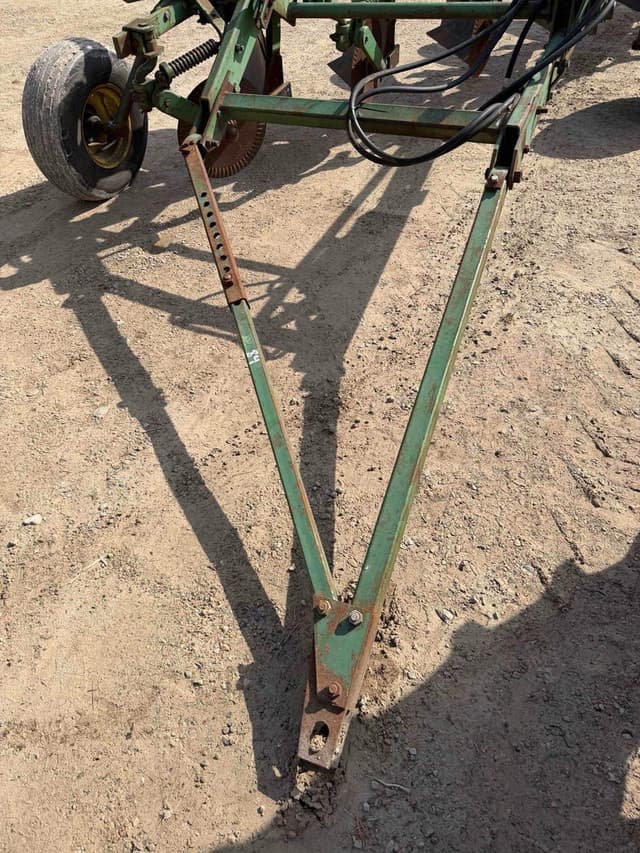 Image of John Deere 3200 equipment image 1