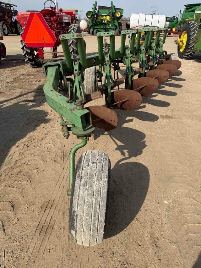 Image of John Deere 3200 equipment image 3