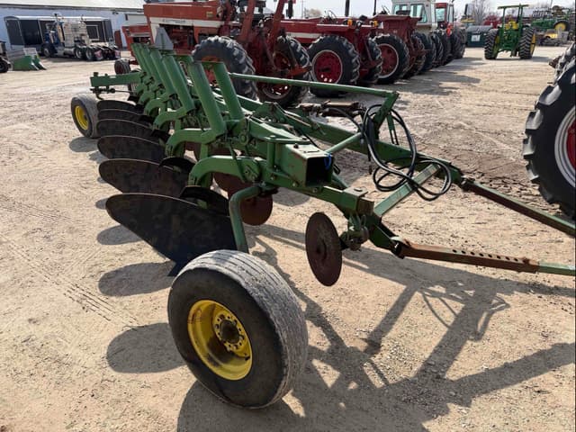 Image of John Deere 3200 equipment image 2