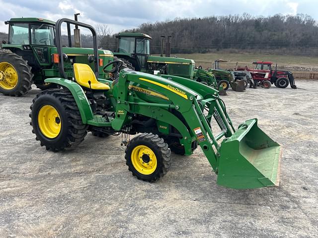 Image of John Deere 3203 equipment image 3