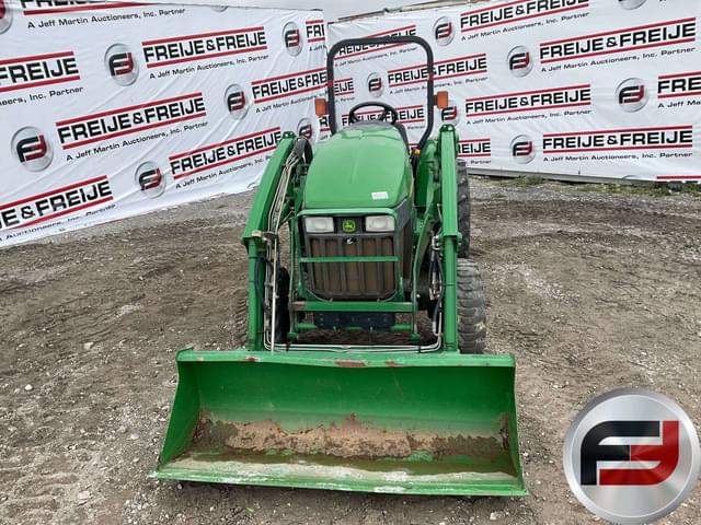 Image of John Deere 3203 equipment image 1