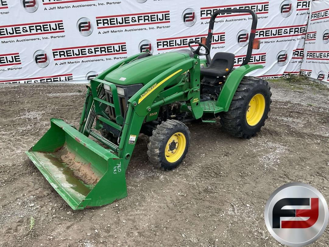 Image of John Deere 3203 Primary image