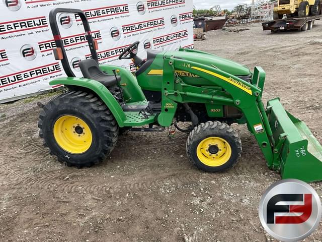 Image of John Deere 3203 equipment image 3