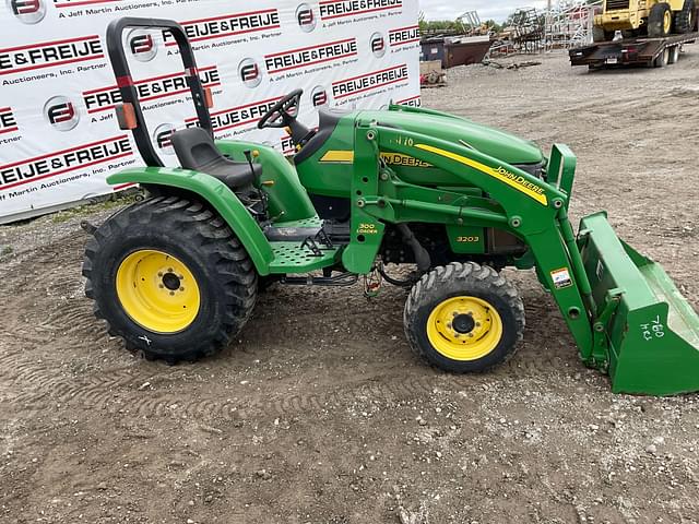 Image of John Deere 3203 equipment image 3