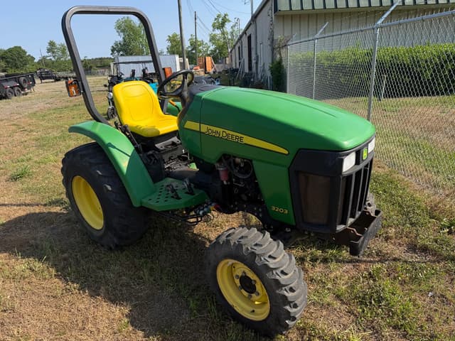 Image of John Deere 3203 equipment image 1