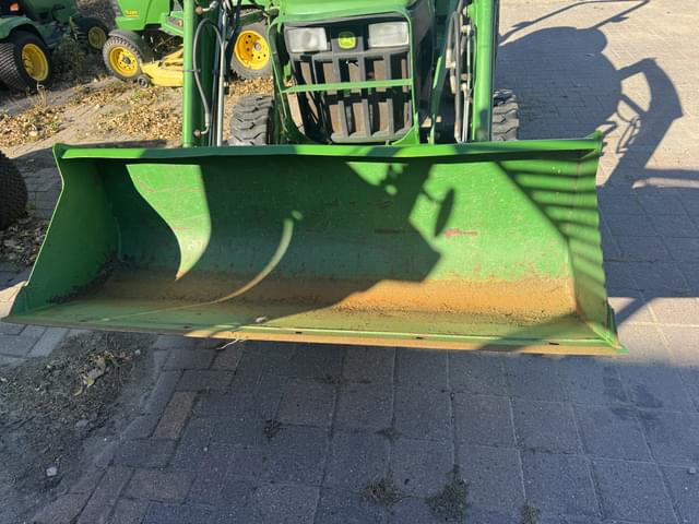 Image of John Deere 3203 equipment image 1