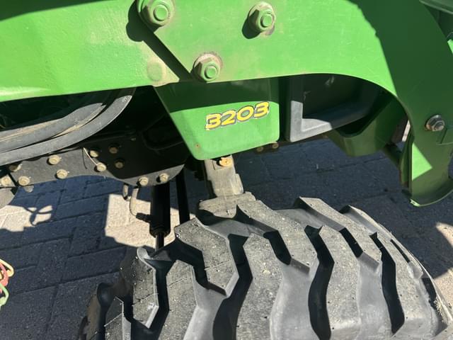 Image of John Deere 3203 equipment image 3