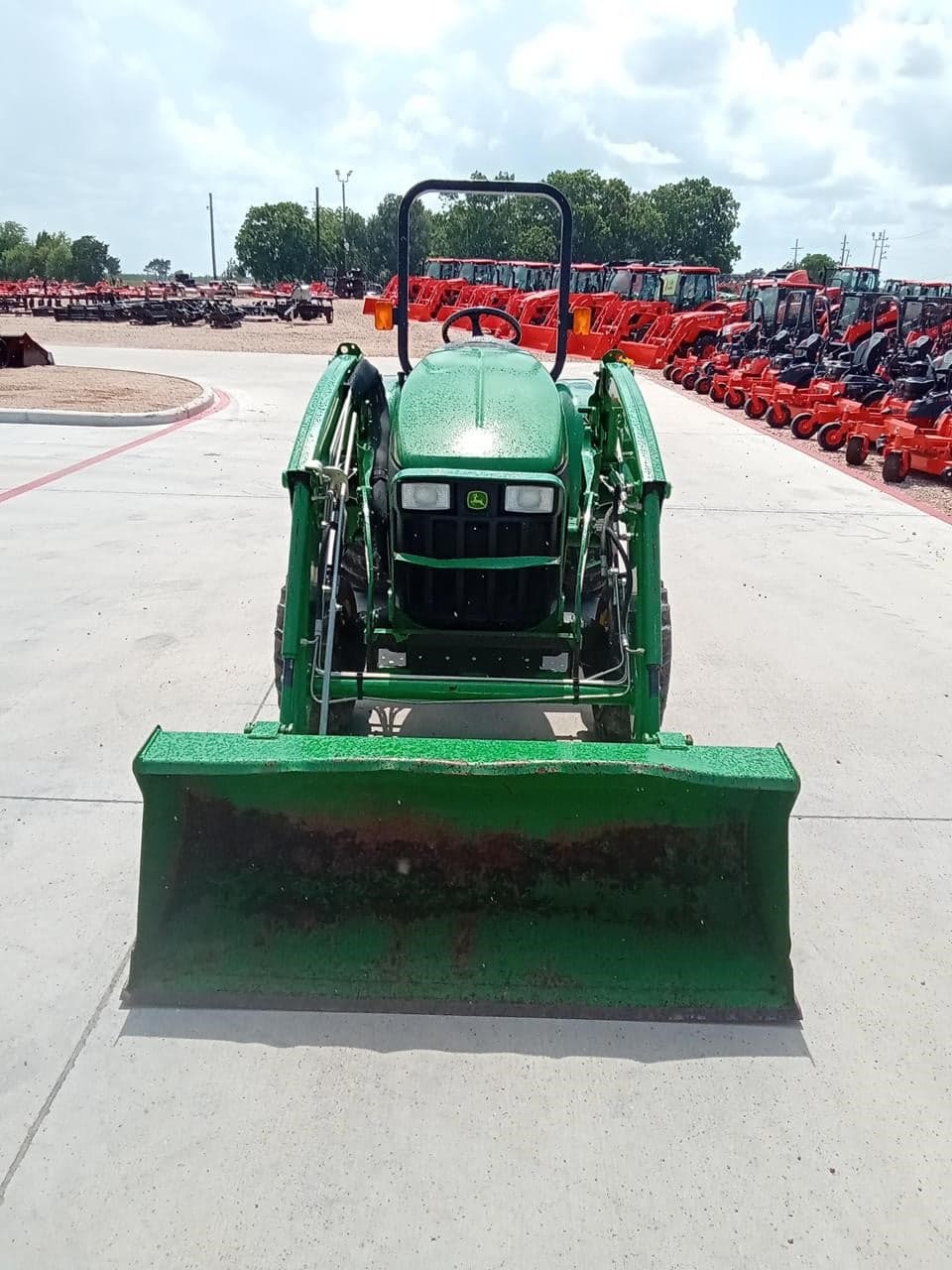 Image of John Deere 3203 Image 1