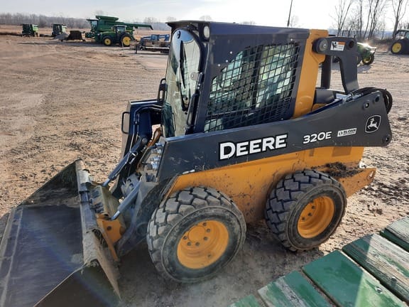 Main image John Deere 320E