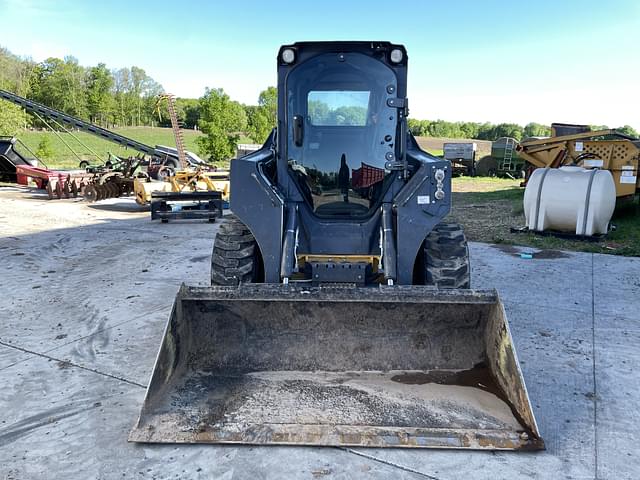 Image of John Deere 320E equipment image 1
