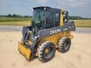 John Deere 320G Image