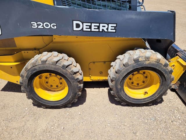 Image of John Deere 320G equipment image 4