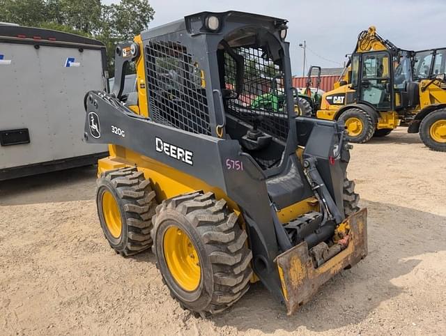 Image of John Deere 320G equipment image 2