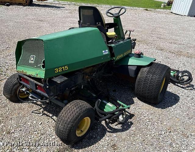Image of John Deere 3215 equipment image 4