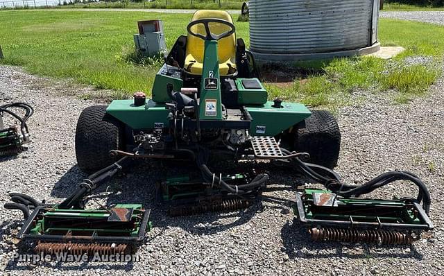 Image of John Deere 3215 equipment image 1