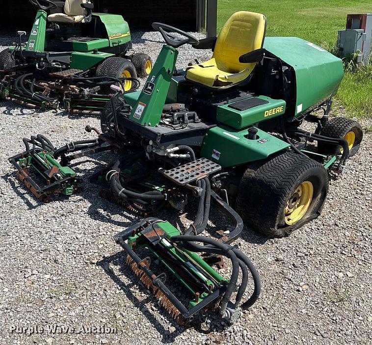 Image of John Deere 3215 Primary image