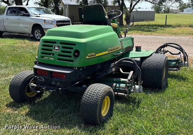Image of John Deere 3215B equipment image 4