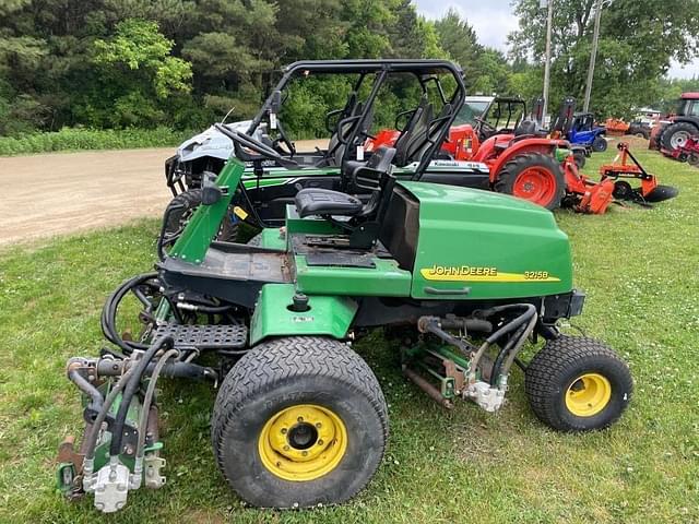 Image of John Deere 3215B equipment image 1