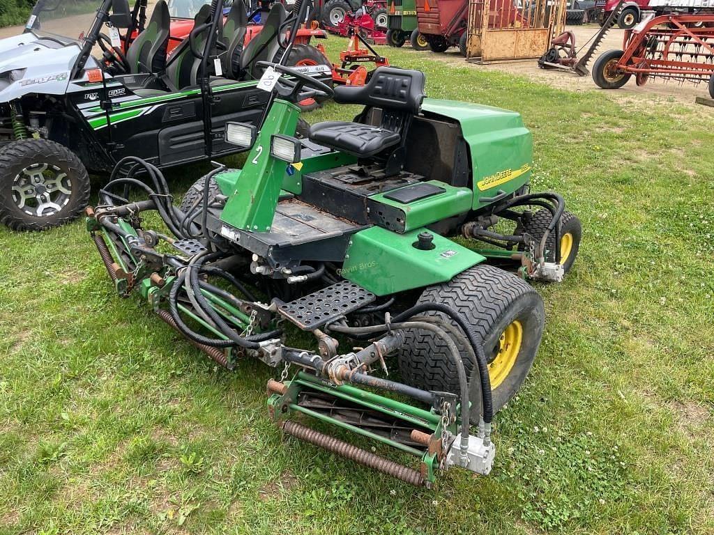 Image of John Deere 3215B Primary image