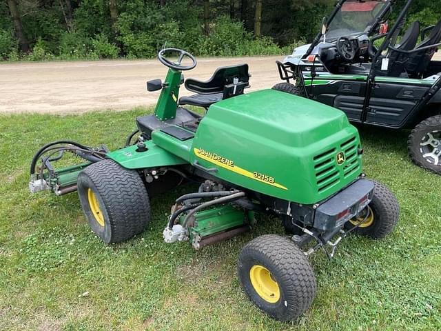 Image of John Deere 3215B equipment image 2