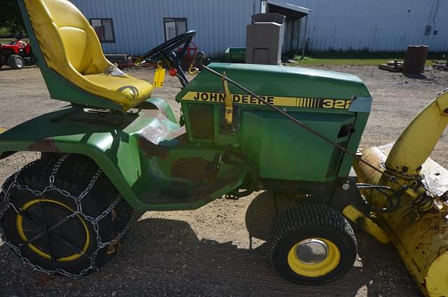 Image of John Deere 322 equipment image 1