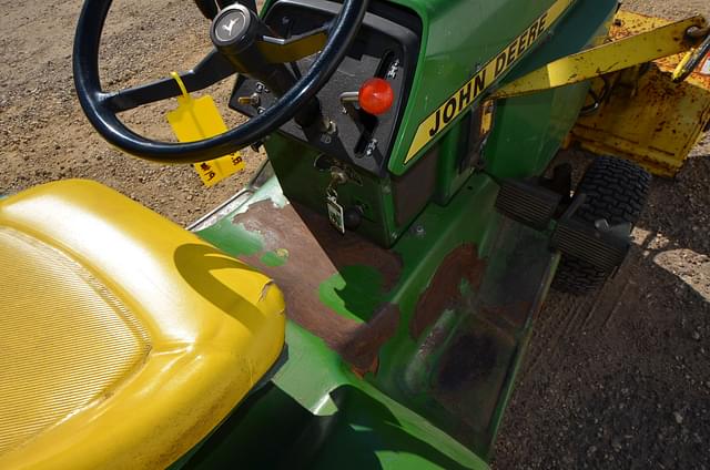 Image of John Deere 322 equipment image 2