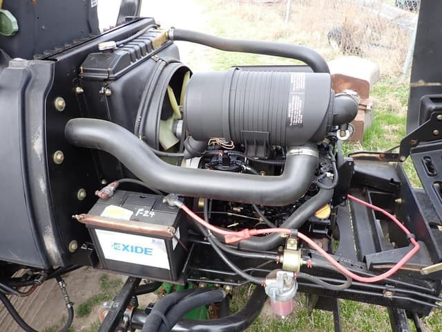 Image of John Deere 3225C equipment image 4