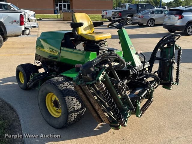 Image of John Deere 3225B equipment image 2