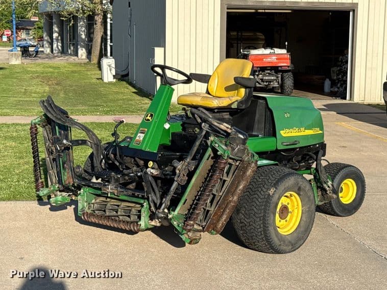 Image of John Deere 3225B Primary image