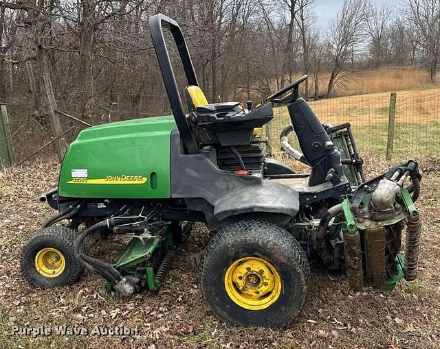 Image of John Deere 3225C equipment image 3